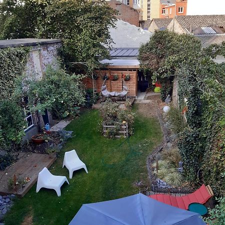 L'Hote Des Geants Ath Luaran gambar