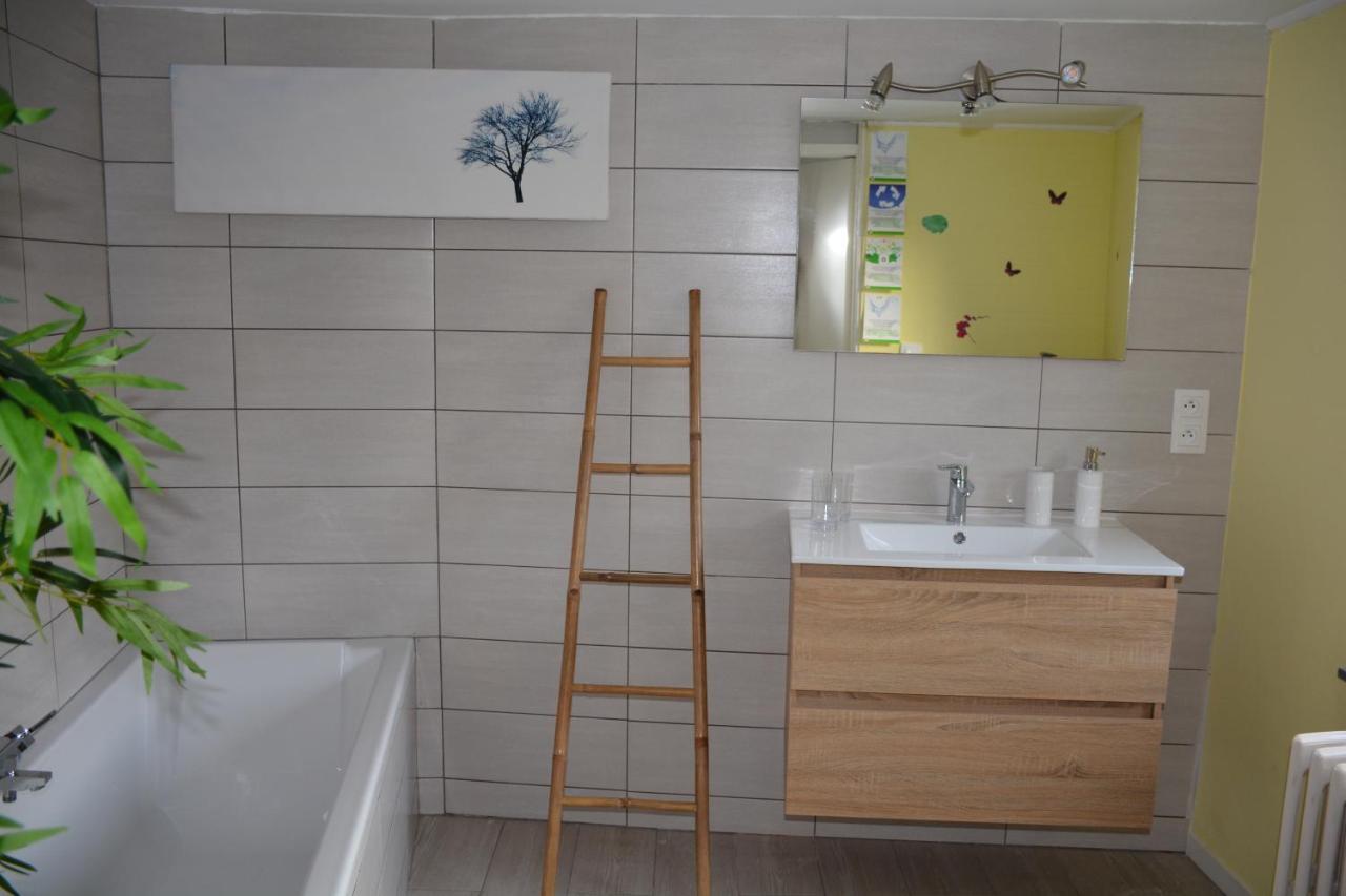 L'Hote Des Geants Ath Luaran gambar