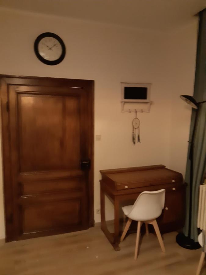 L'Hote Des Geants Ath Luaran gambar